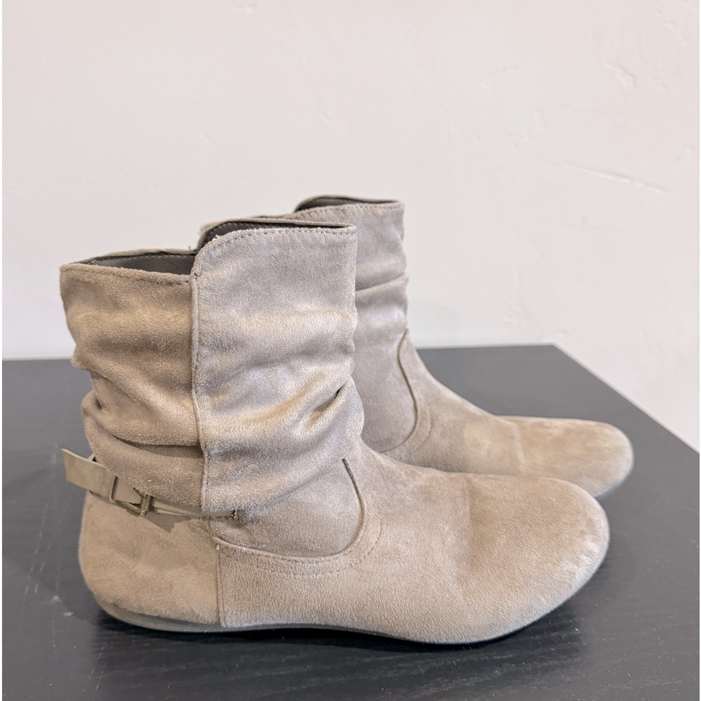 Great condition women’s size 8